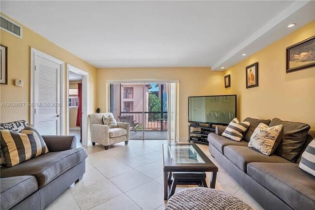 Photo - 660 Tennis Club Dr Unidad 304