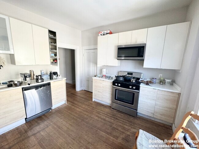 Photo - 158 Boston St