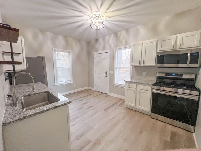 Building Photo - 154-156 Leighton Avenue Unit 156 Leighton Avenue