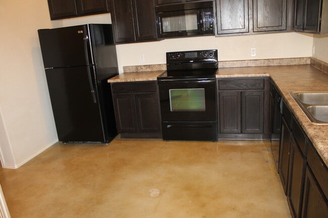 Photo - 220 Anne Louise Dr