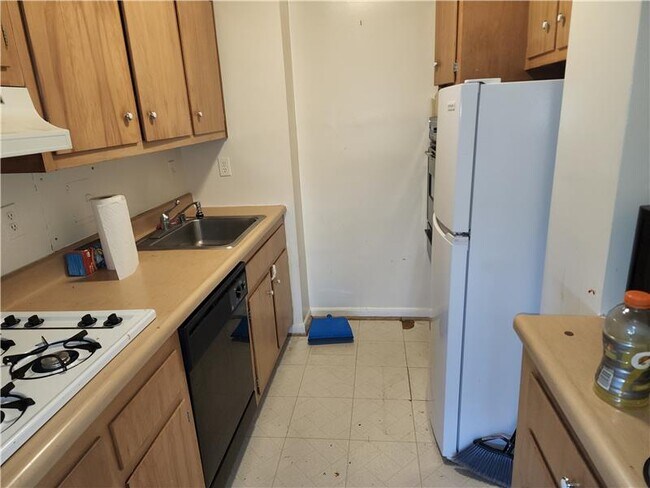 Photo - 10401 Grosvenor Pl Unidad #1405