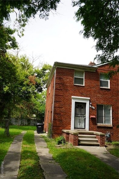 Photo - 16145 Baylis St