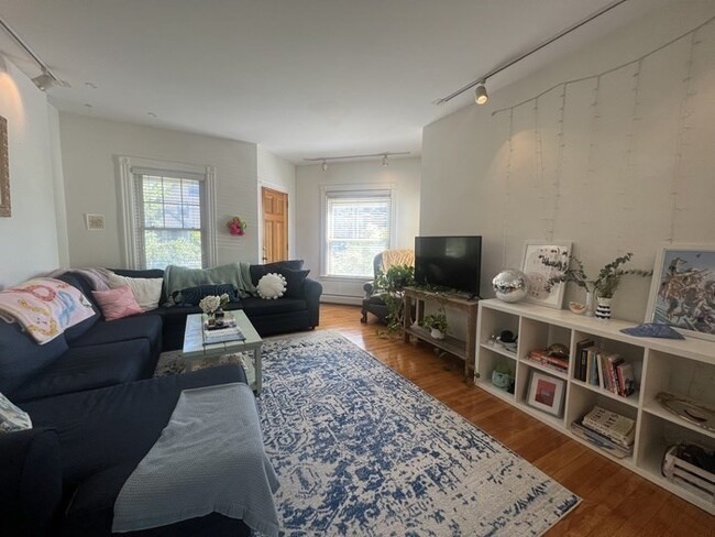 Photo - 27 Holton St Unidad 1