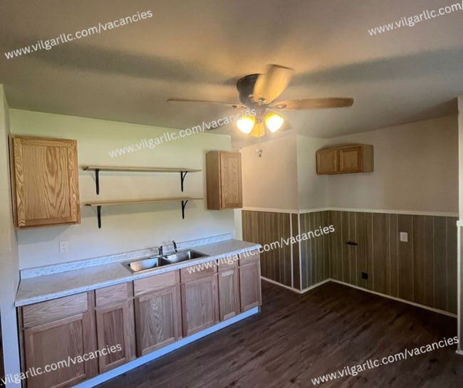 Building Photo - 3 Bedrooms | 1 Bathroom – Single-Family Ho...