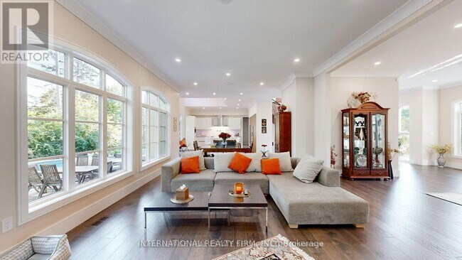 Photo - 1286 Cambridge Dr
