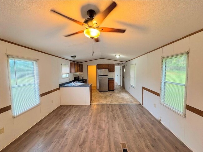 Photo - 1560 Grindle Bridge Rd