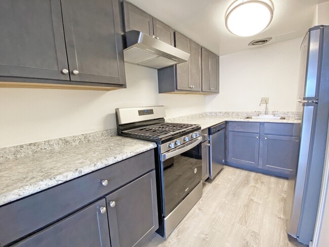 Photo - Walnut Towers at Frick Park