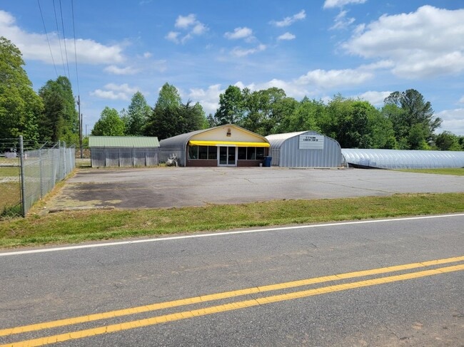 Building Photo - 4784 Grace Chapel Rd Rental
