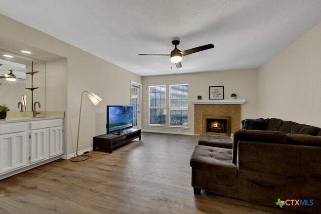 Photo - 1202 Thorpe Ln Unit 503