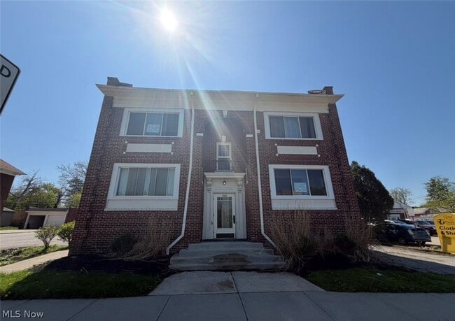 Building Photo - 3186 Euclid Heights Blvd Unit 5