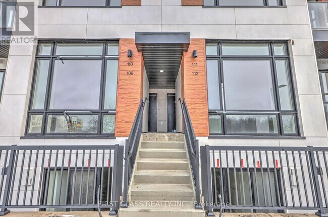 Photo - 10 Steckley House Ln