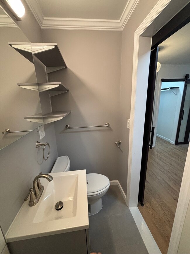 Photo - 589 Bramhall Ave Unit Studio