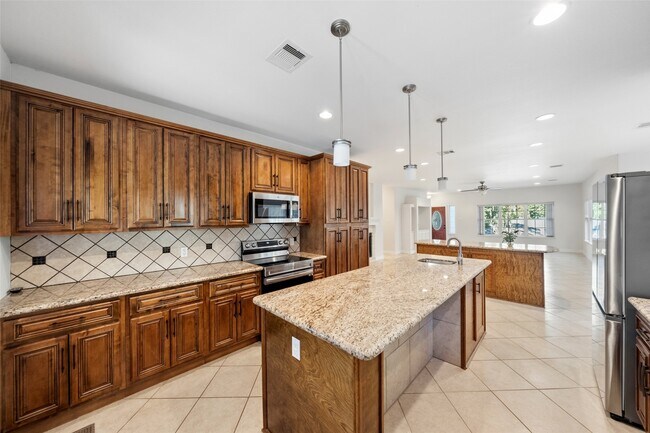 110 Lords Cir