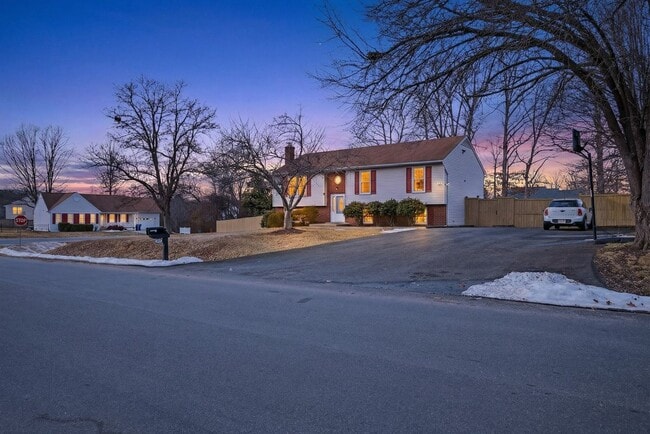 Photo - 136 Stevens Dr