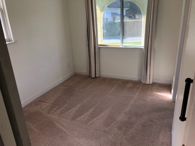 Photo - Small Two Bedroom South of Mount Vernon