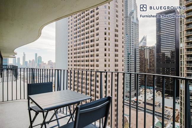 Photo - 225 N Columbus Dr Unidad FL19-ID1198