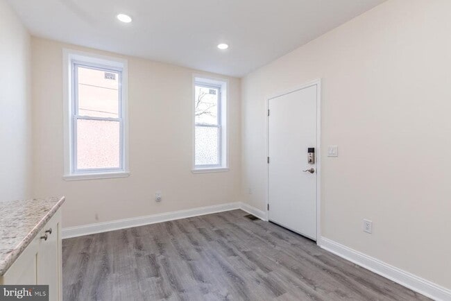 Photo - 537 N 33rd St Unit 1