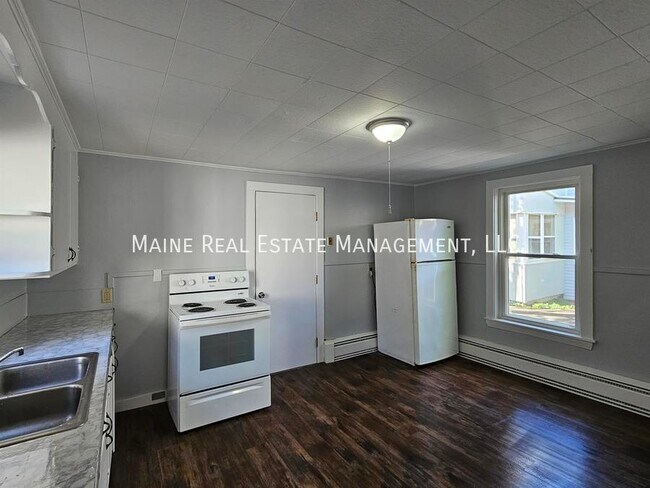 Photo - 31-33 Pine St Apartment Unit 6