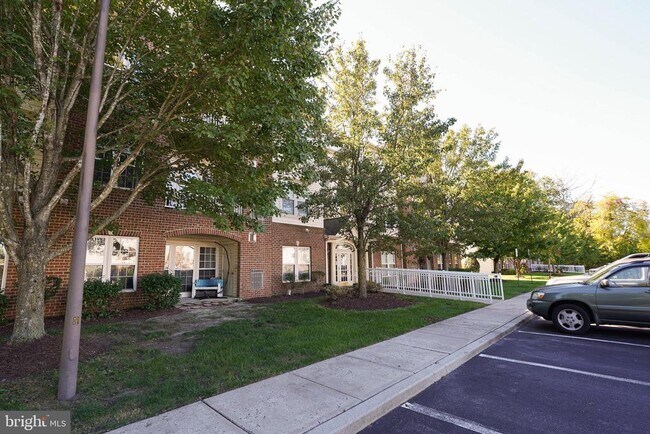 2003 Whispering Ponds Ct Unit 1-C