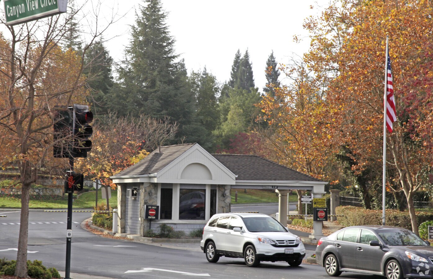 Primary Photo - Crestview Apartments