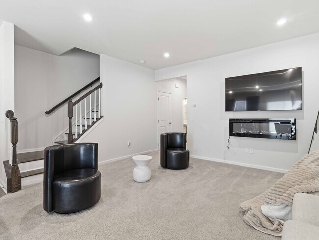 Photo - 434 Triple Crown Way