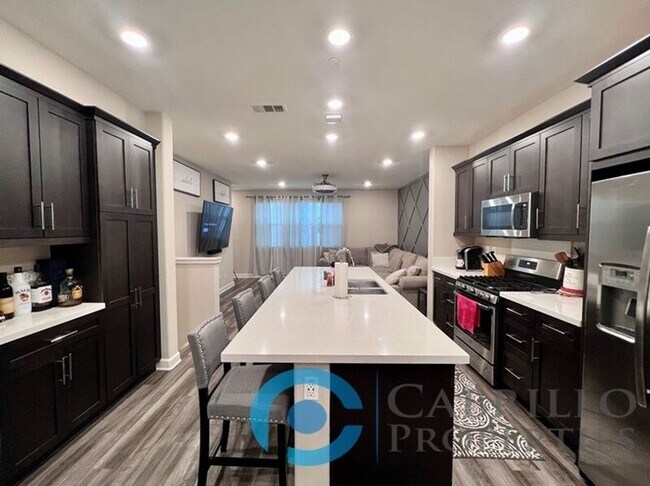 Photo - 1840 Mint Ter