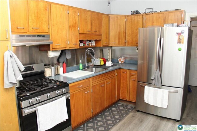 Photo - 939 N 5th St
