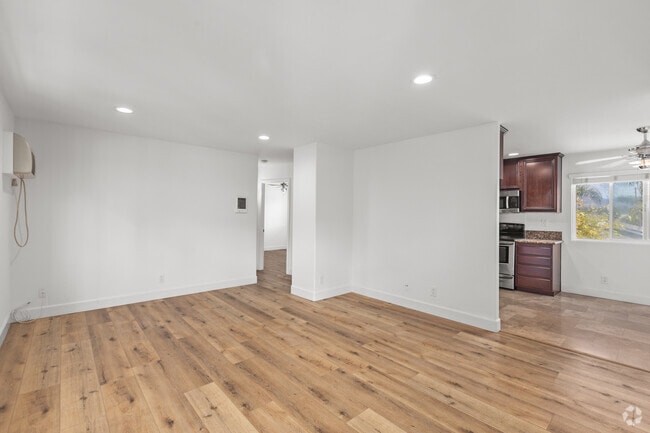 Building Photo - 725 Washington Heights Rd Unit 28 Rental