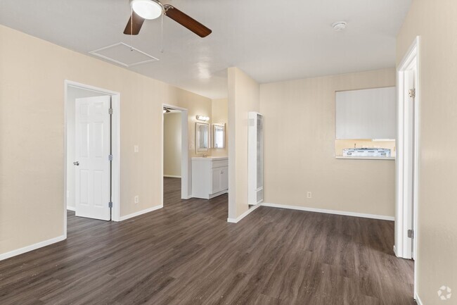 Building Photo - 811 Gardenia Ave Rental