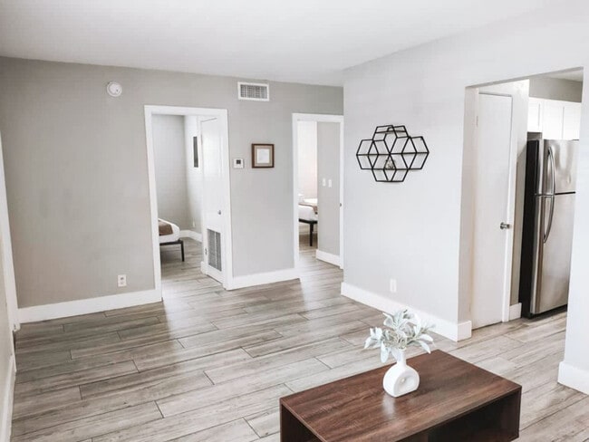 Photo - 50 Davie Blvd Unidad SI FL2-ID1503928P