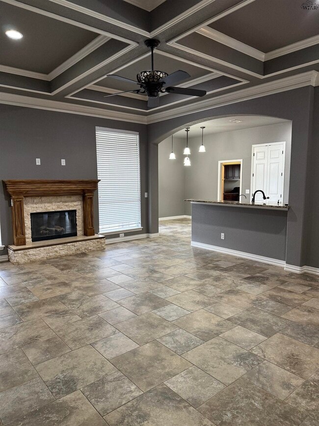 5011 Lantana Dr
