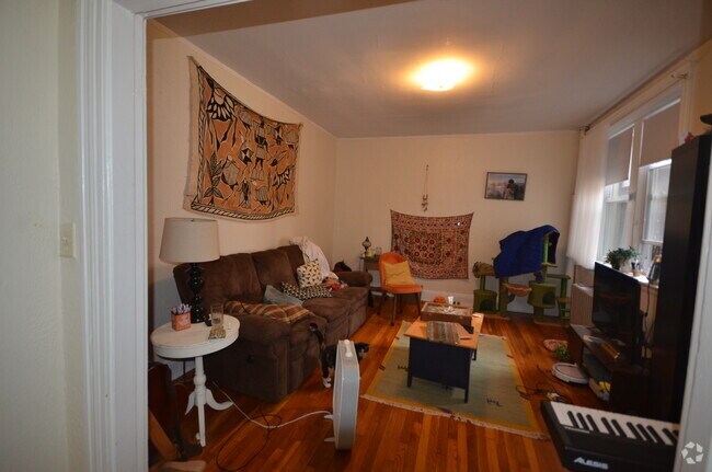 Building Photo - 1880 Commonwealth Ave Unit 16 Rental