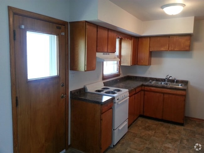 Building Photo - 1205 Royal Dr Rental