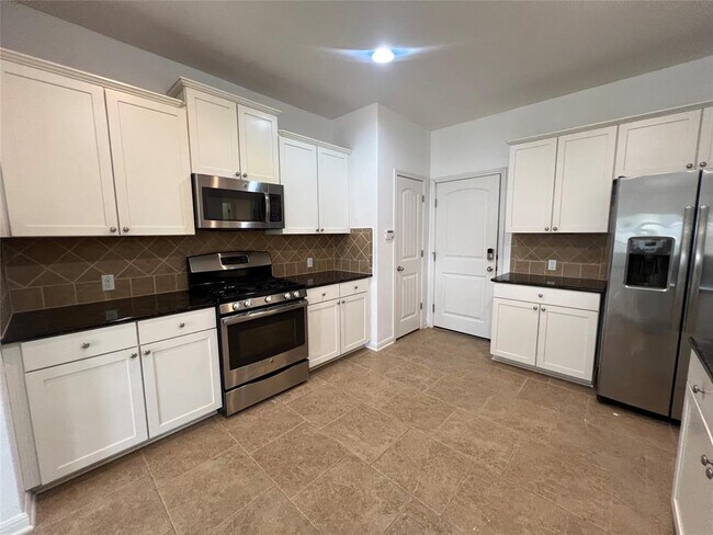 Photo - 1508 Daylily Loop