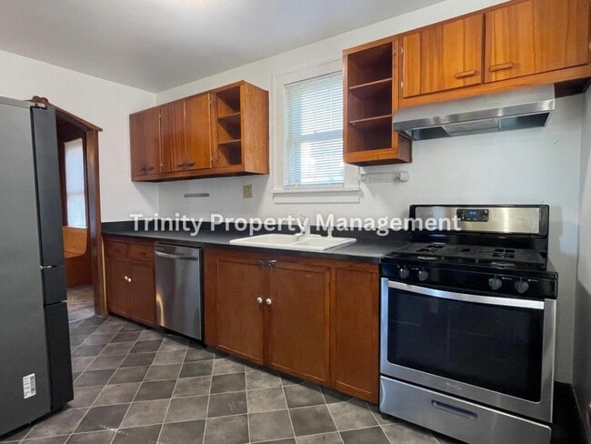 Photo - 609 Duff Ave