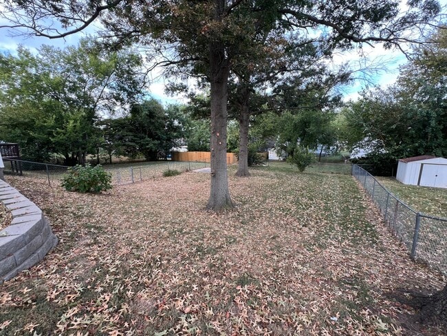Photo - 221 Henderson St