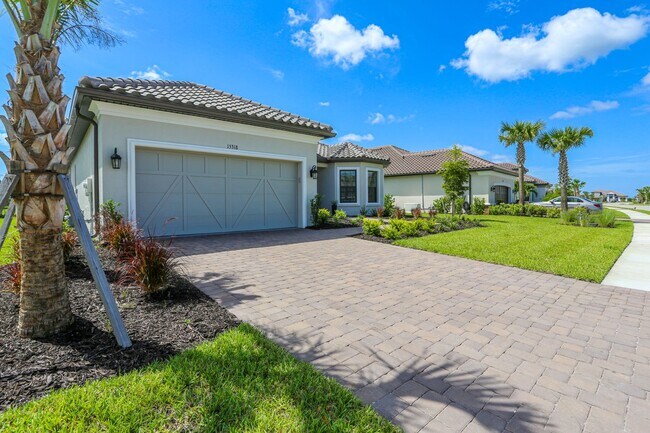 Photo - BRAND NEW** STUNNING POOL HOME**PROFESSIONALLY DECORATED**3 BEDS + DEN/ 3 FULL BATHS***ESPLANADE ...