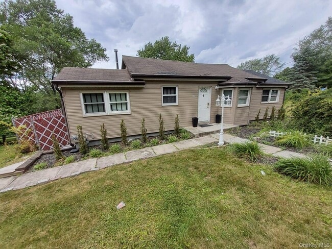 Building Photo - 469 Hillside Rd
