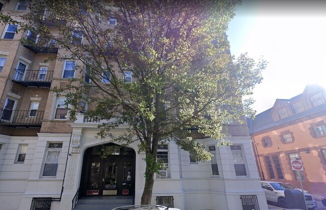 Building Photo - 45 Hemenway St Unit 1 Rental