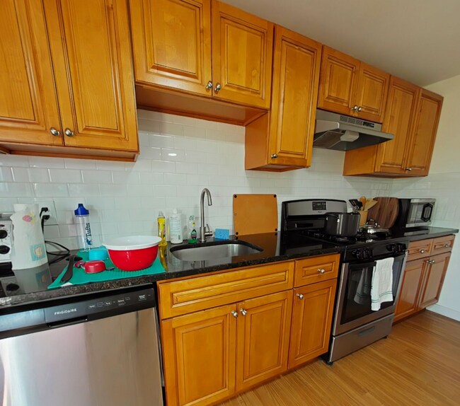 Building Photo - 17 Princeton St Unit 3 Rental