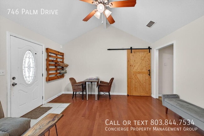 Photo - 746 Palm Dr