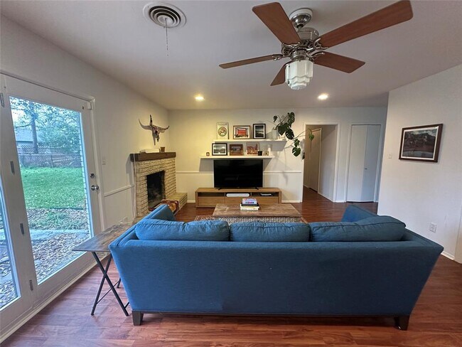 Photo - 1908 Pompton Dr