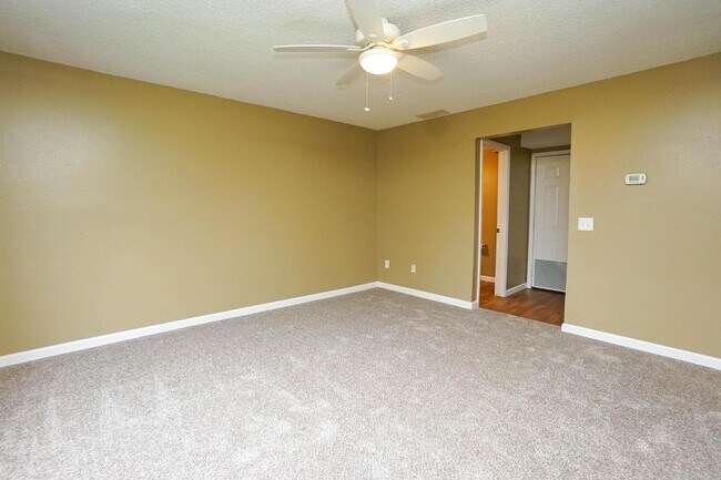 Photo - 1110 Fishlock Ave