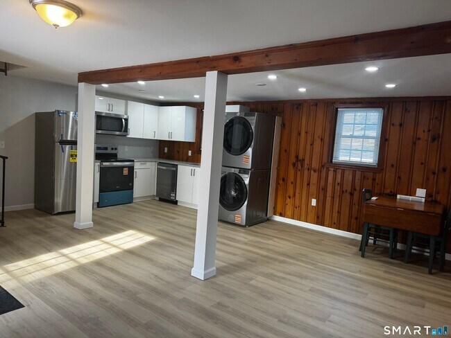 Photo - 352 Hotchkiss Rd