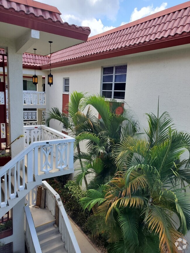 Building Photo - 1012 Pearce Dr Unit 304,  304 Rental