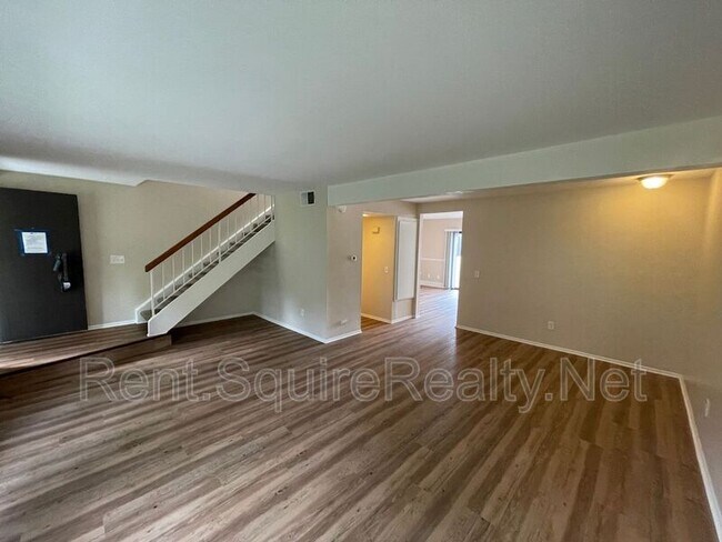 Photo - 765 Knollwood Ln