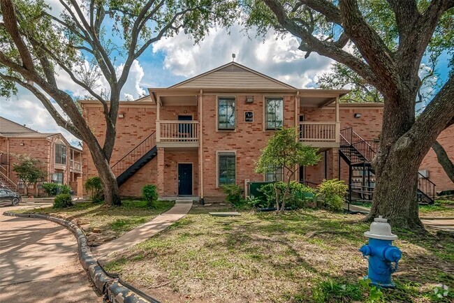 Building Photo - 2255 Braeswood Park Dr Unit 243 Rental