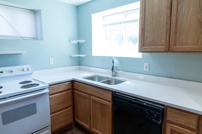 Photo - 2233 S 2nd Ave Unit Apartment B