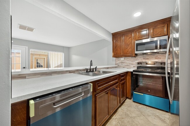 Building Photo - 11504 Village Pl Dr Unit 107 Rental