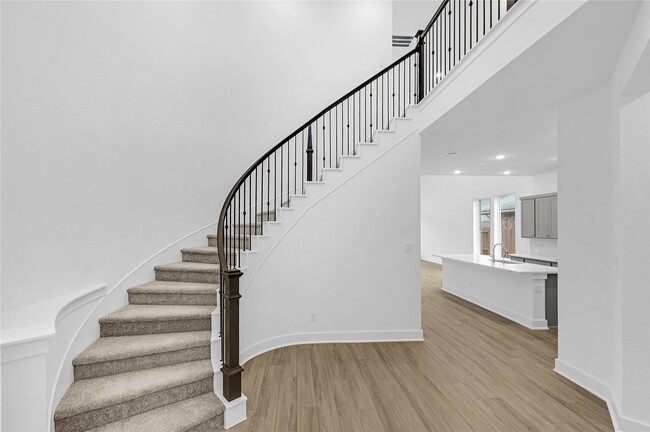 Photo - 29651 Blooming Grv